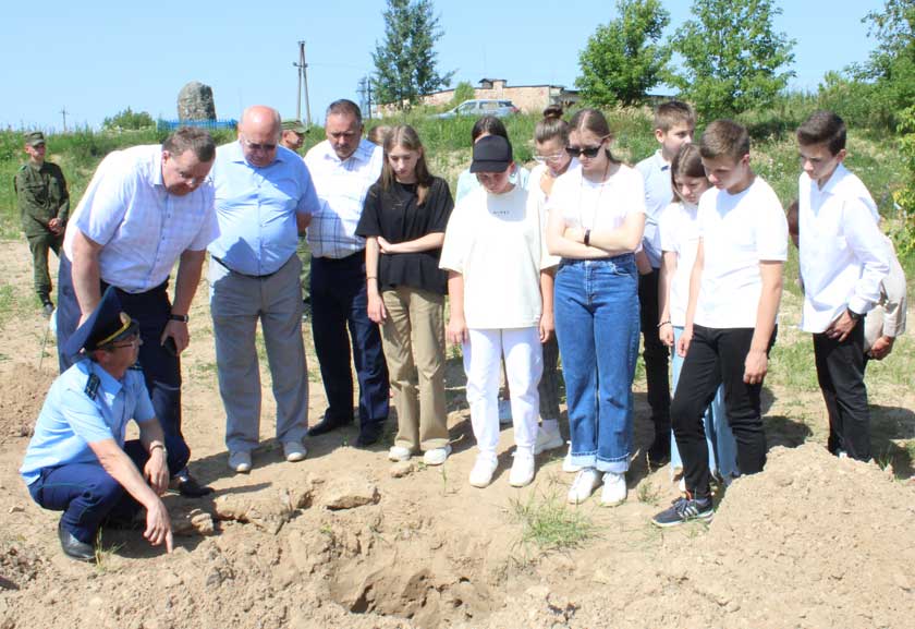 Як аднаўляецца гісторыя роднага краю? У Наваельні ідуць пошукавыя работы