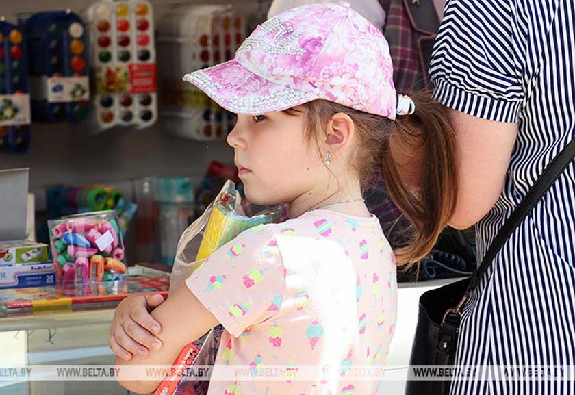 Помощь на подготовку к школе уже получили 75% многодетных семей