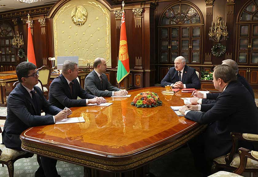 Задачи на “особый год”, разнарядка по качеству, космобелоруски и встреча Рождества. Итоги новогодней недели Президента