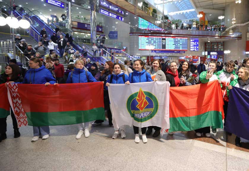 “Мы громко заявили о себе”. Делегация Беларуси вернулась с Всемирного фестиваля молодежи в Сочи