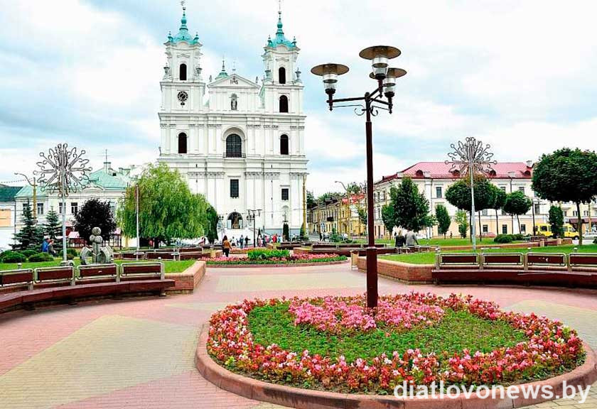 Миллион цветов и больше вертикальных композиций. В Гродно готовят дизайн-проект на 2025 год