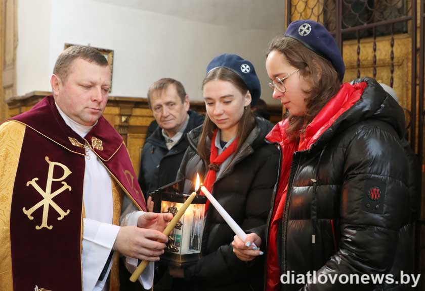 Дзятлаўчане сустрэлі Віфлеемскі агонь