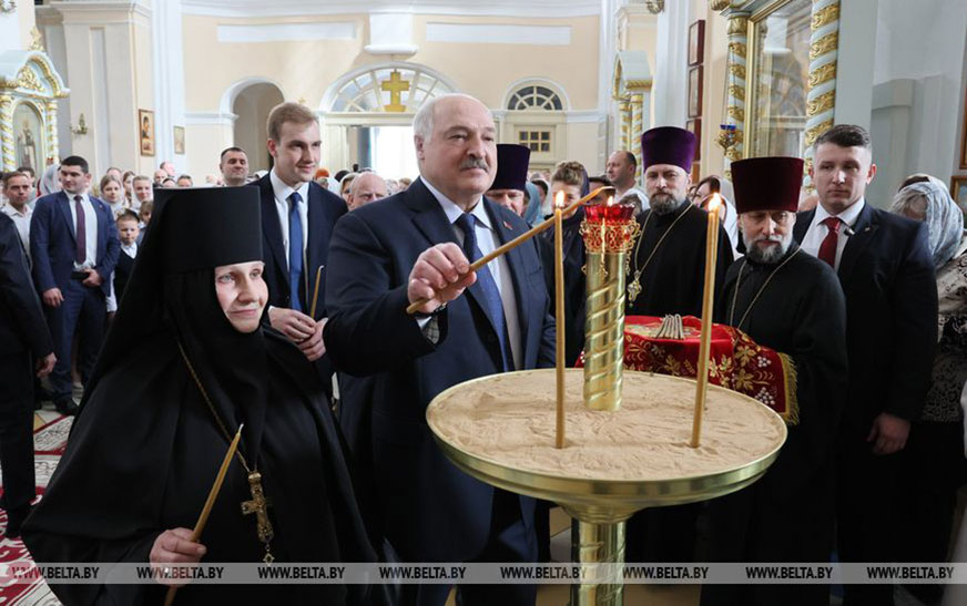 Александр Лукашенко отметил символизм того, что праздник Пасхи совпал у православных и католиков