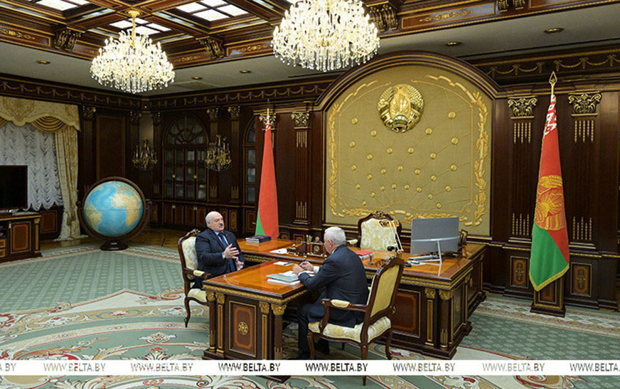 Виды на картофель, “хороший кусок” в промышленности и $3 млрд для Полесья. Подробности доклада у Александра Лукашенко