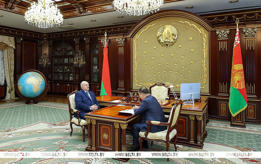 Способствовать росту и не оттягивать деньги из экономики. Александр Лукашенко обозначил задачи для банковской системы