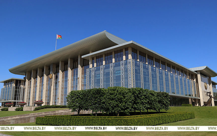 Александр Лукашенко заслушал закрытый доклад министра обороны