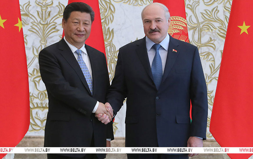 “Не будет стыдно за сотрудничество с Беларусью”. Какой была встреча Александра Лукашенко и Си Цзиньпина в Минске в 2015-м 