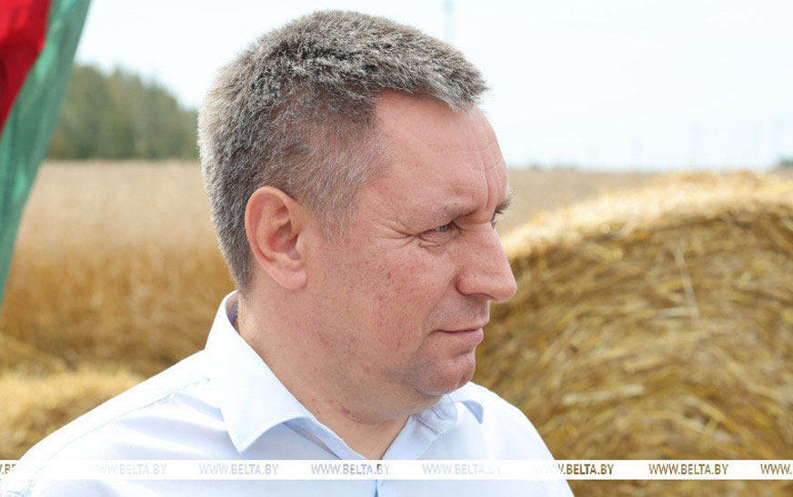 Глава Минсельхозпрода: переброска техники между регионами помогает убрать хлеб вовремя и без потерь