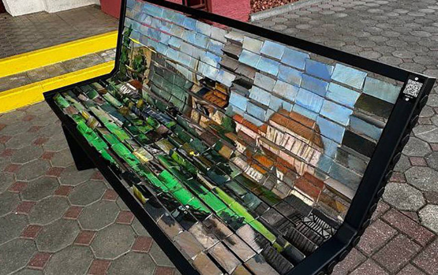 В Лиде ко Дню белорусской письменности появились скамьи-пазлы с изображениями города