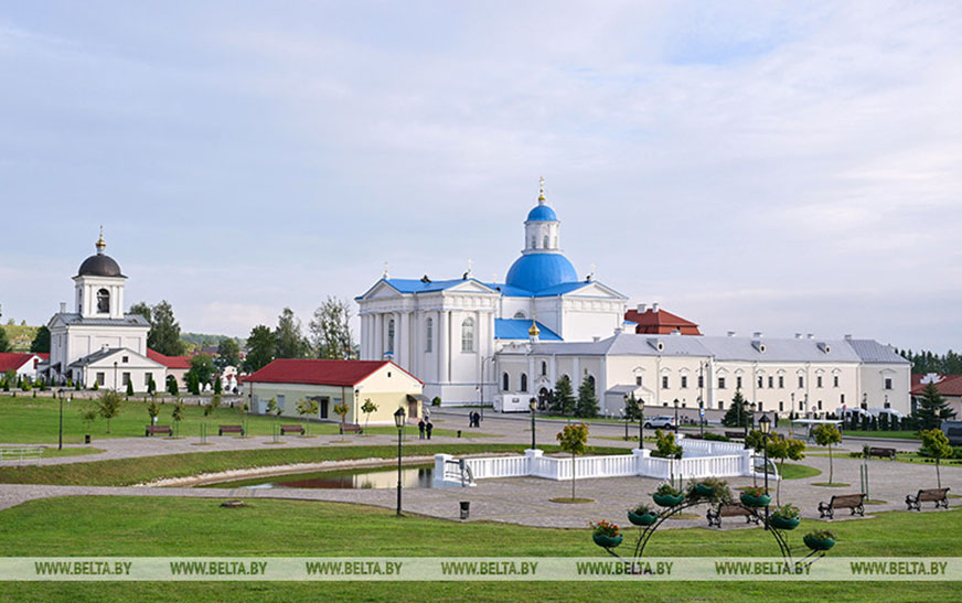 Александр Лукашенко посещает монастырь в Жировичах, где поручал навести порядок и сделать жемчужину