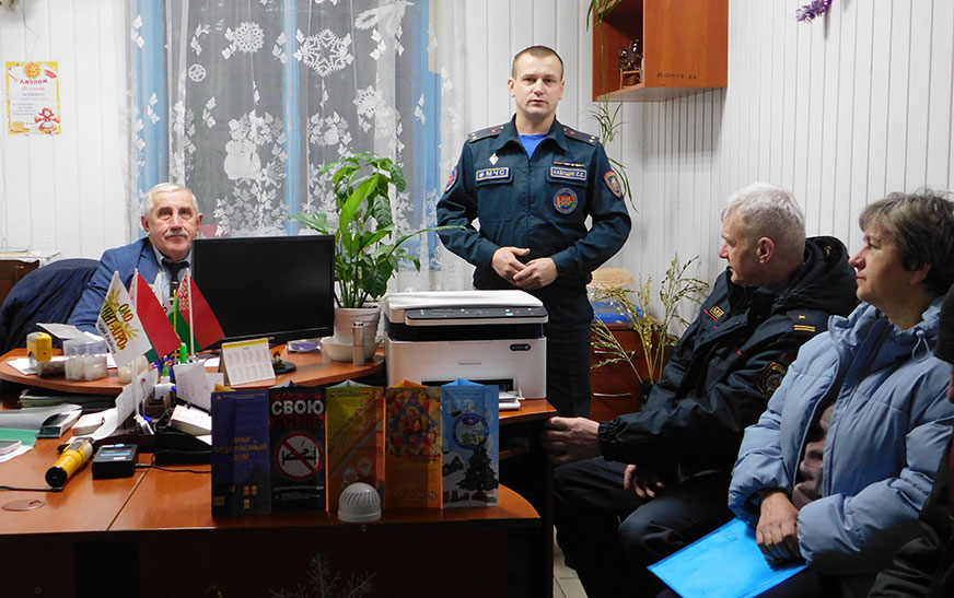 Сельский сход: подготовка к рождественским иновогодним праздникам и безопасность детей на зимних каникулах