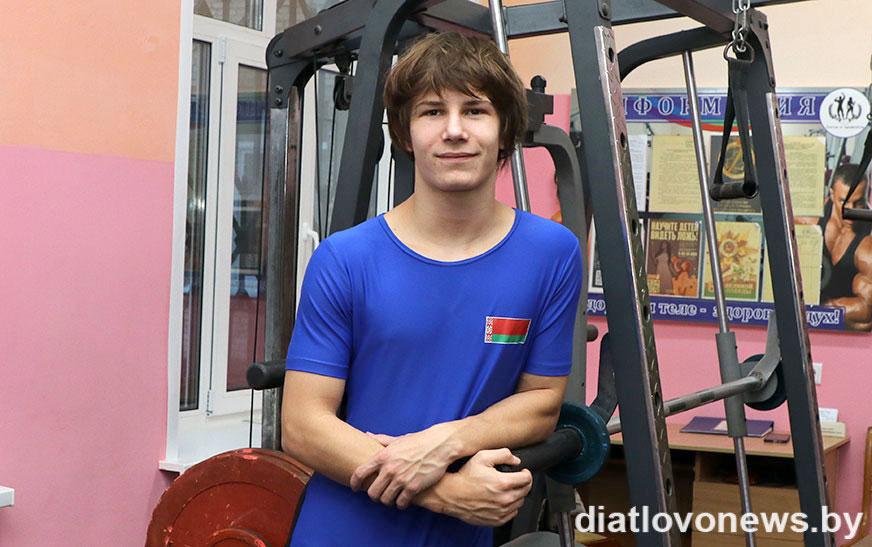 Владислав Губко занял первое место в спартакиаде по тяжелой атлетике
