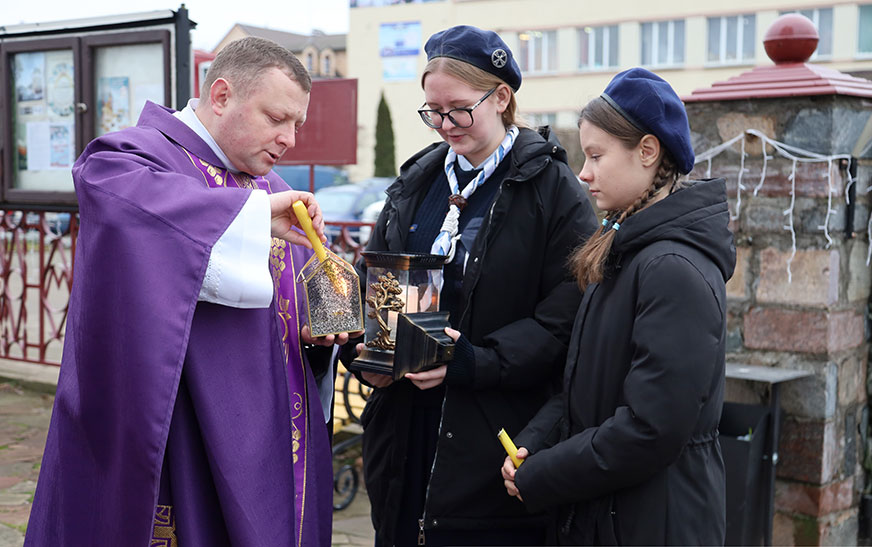Віфлеемскі агонь прыбыў на Дзятлаўшчыну