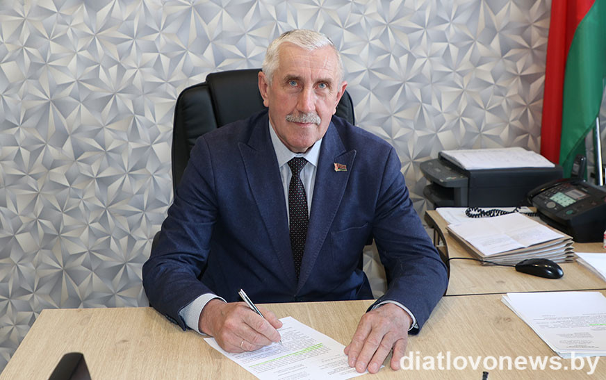 Актуальны каментарый. Рабочыя месцы ёсць, зарплата павялічваецца