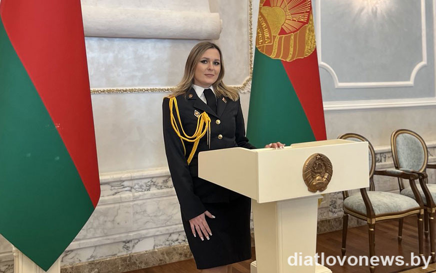 Актуальны каментарый. Нагрудны знак з рук міністра і экскурсія ў Палац Незалежнасці