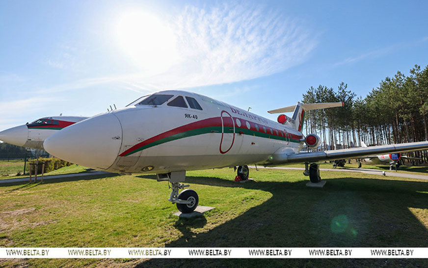 Александр Лукашенко посетил Минский аэроклуб ДОСААФ