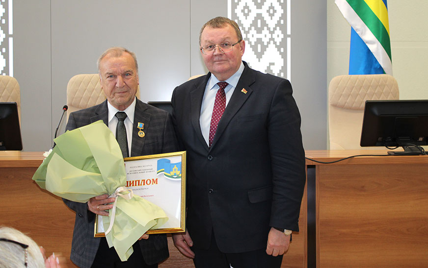 Ён прысвяціў сябе служэнню мастацтву