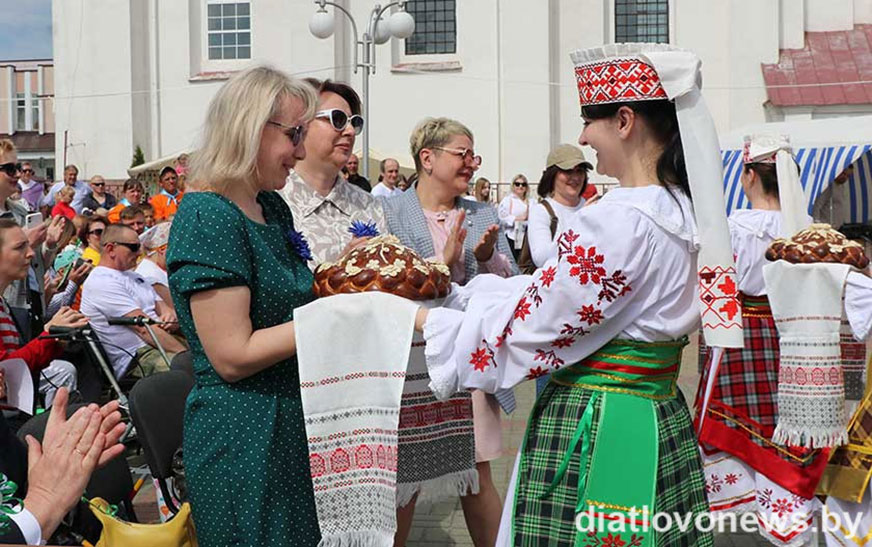 На Зецельскім фэсце гуляе народ…