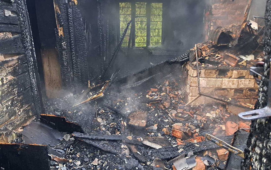 Пожар жилого дома в деревне Воловники