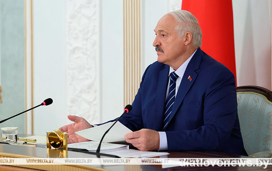 Александр Лукашенко поручил принять самые жесткие меры по всем недостаткам на уборочной