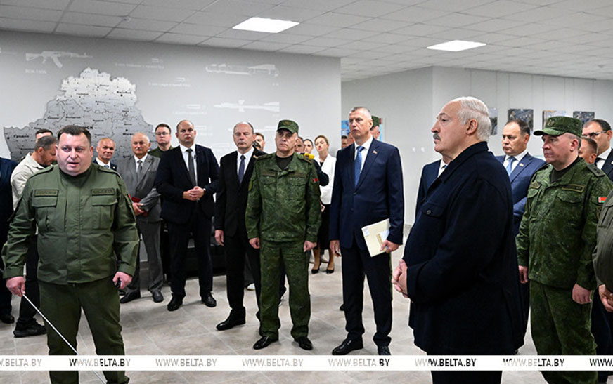 «Это основа любой армии». Александр Лукашенко посетил уникальное отечественное производство стрелкового оружия