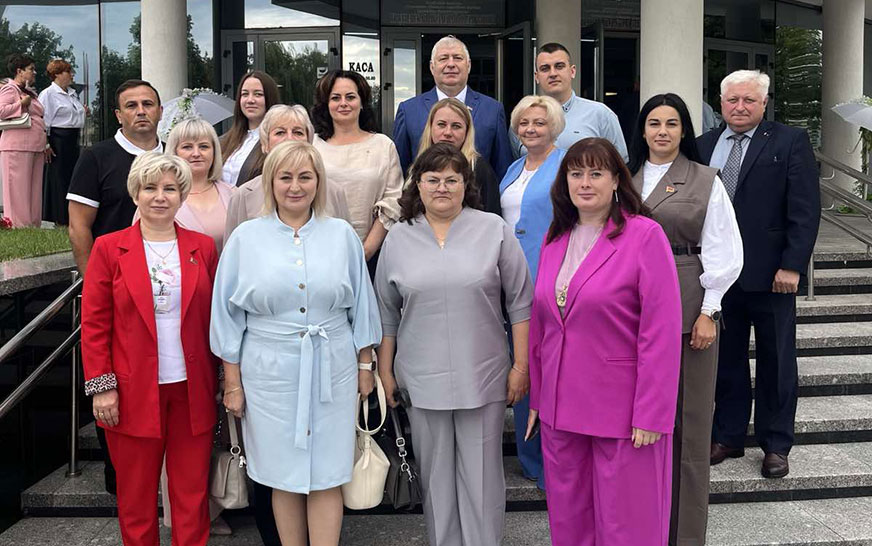 Дзятлаўчане на абласной жнівеньскай педагагічнай нарадзе