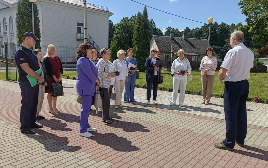 На Дзятлаўшчыне стартаваў традыцыйны аб’езд школ