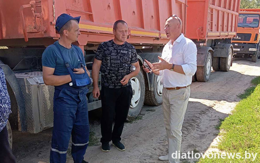 Продолжается месячник безопасности труда при проведении уборочных работ