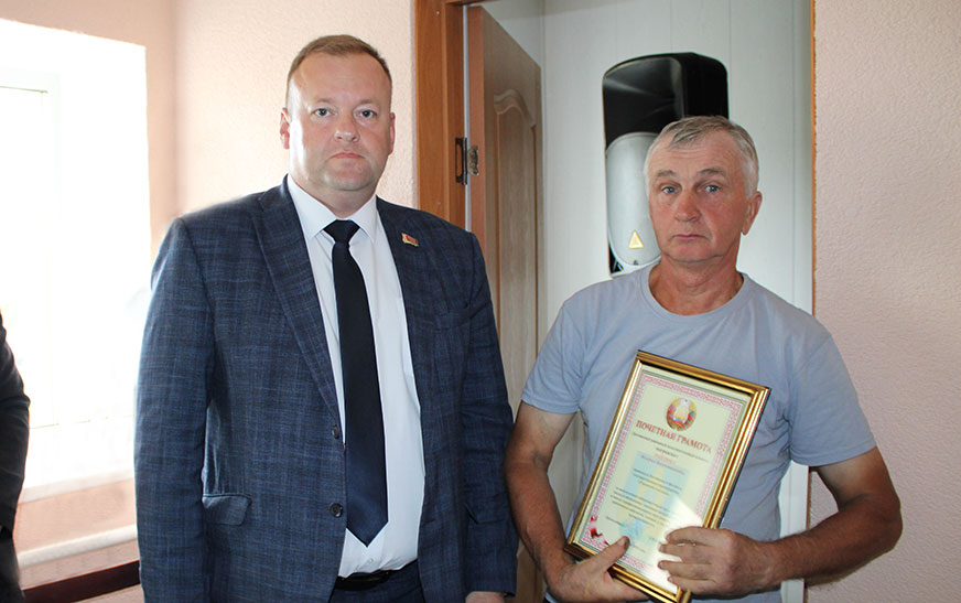 Падзякі і ўзнагароды за выніковую працу