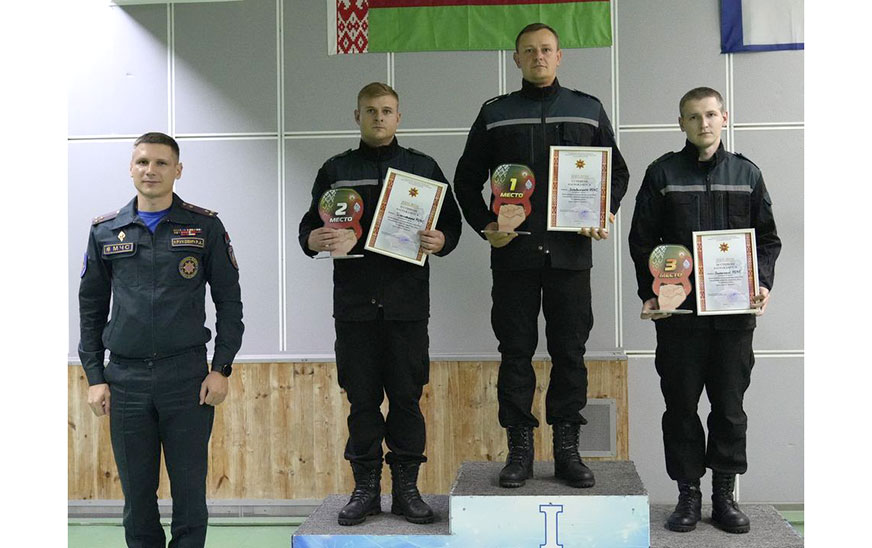 Дятловские спасатели в числе победителей областного чемпионата по гиревому спорту